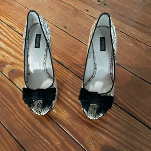 Python print with Black Bows